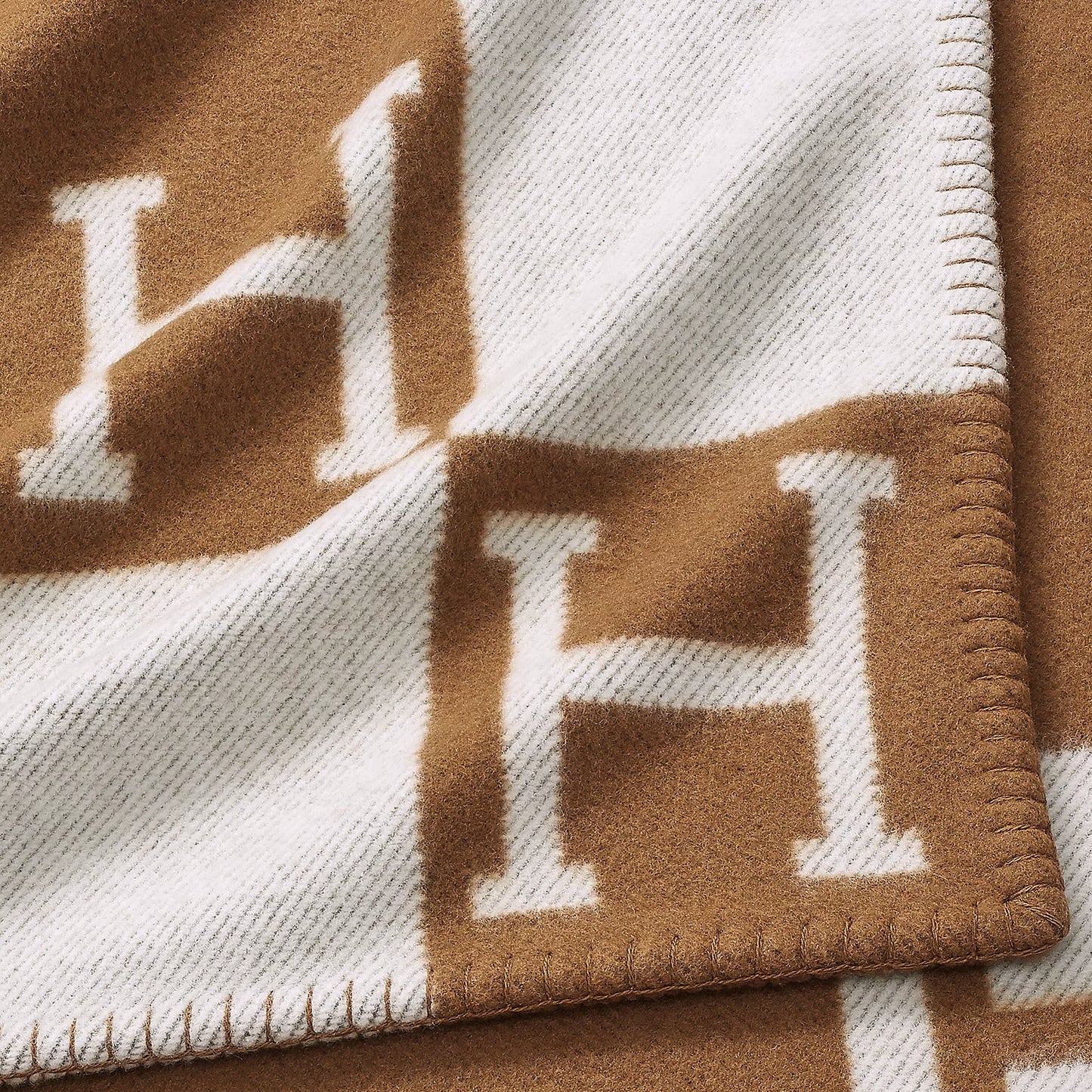 Hermès Avalon Throw Blanket Camel